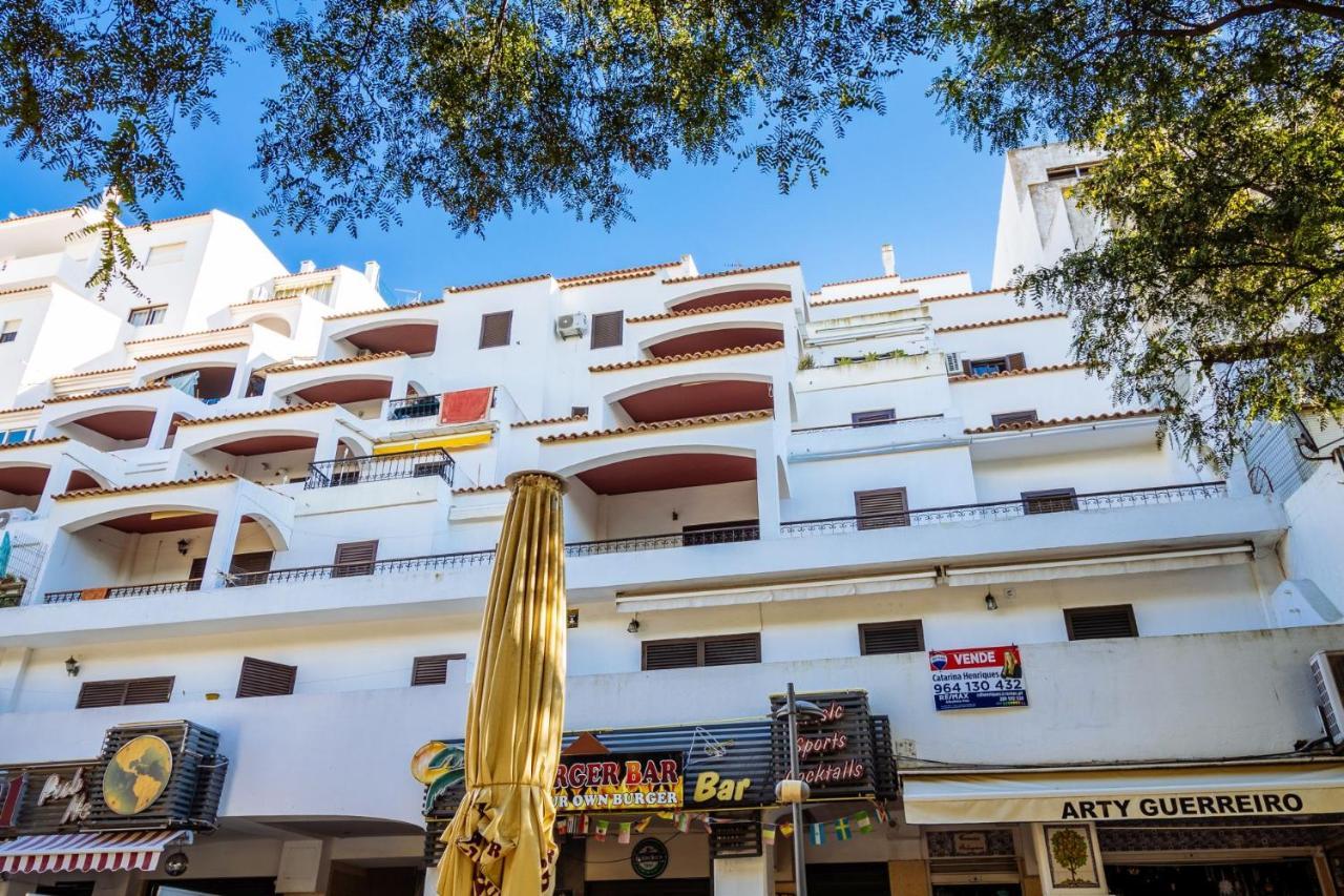 Top renoviertes Apartment mit großer Terrasse Albufeira Exterior foto